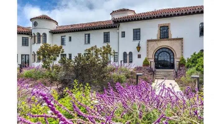 Community Hospital of the Monterey - Hero Image